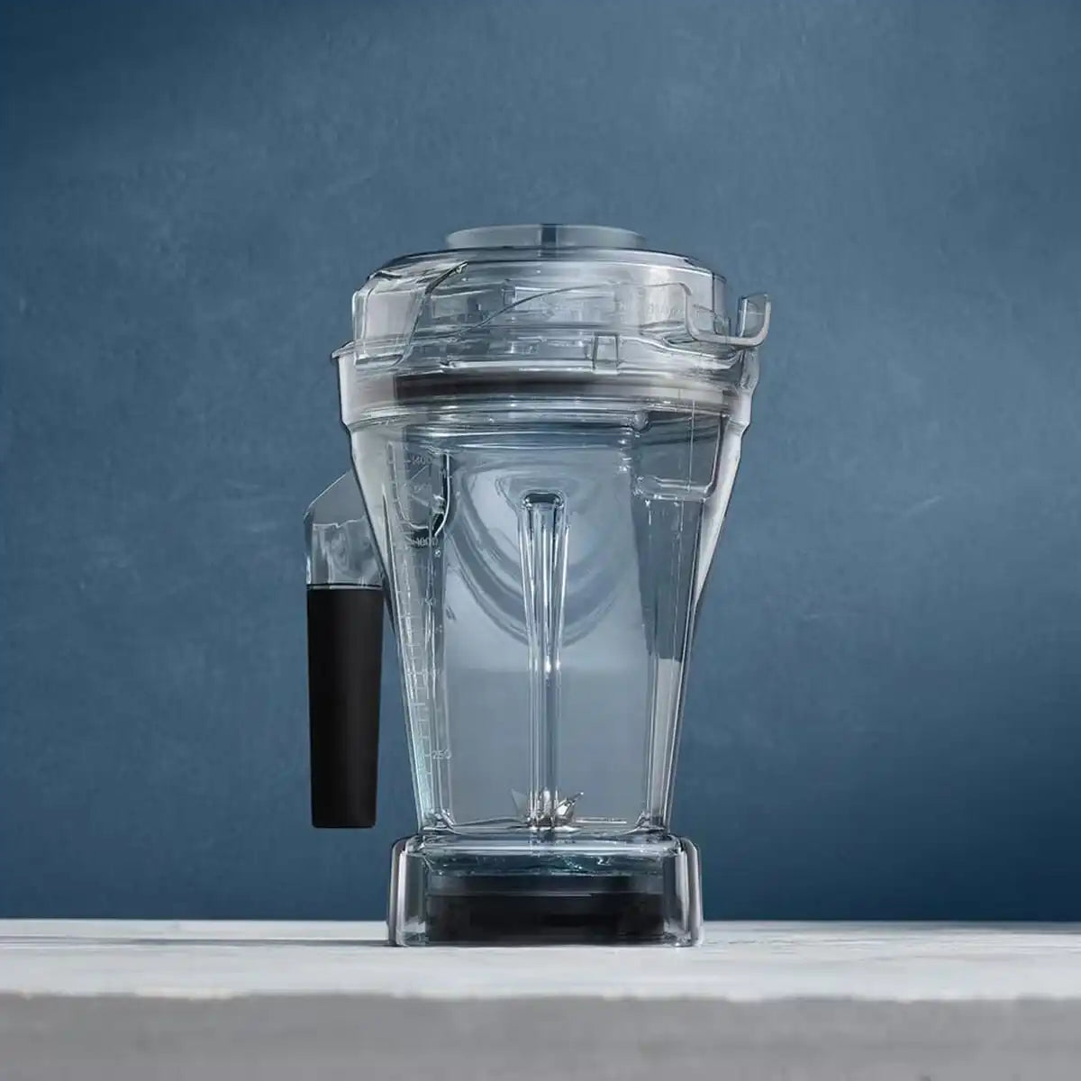 48-ounce Container with SELF-DETECT®